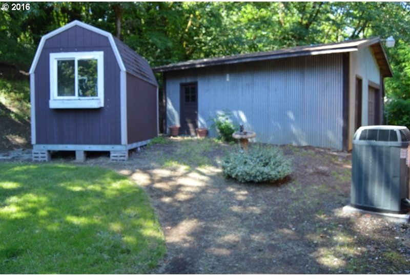 8520 Sunnyside Road Southeast Salem, OR 97306 - Photo 11 of 32 Gallery Image 11