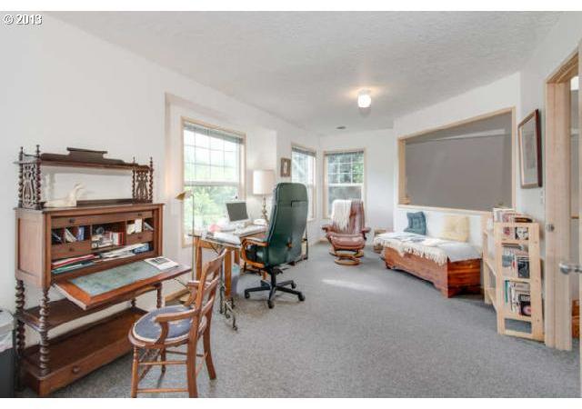 6832 Southwest 5th Avenue Portland, OR 97219 - Photo 12 of 16 Gallery Image 12