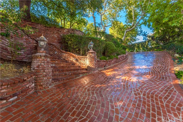 23565 Neargate Drive Newhall, CA 91321 - Photo 26 of 29