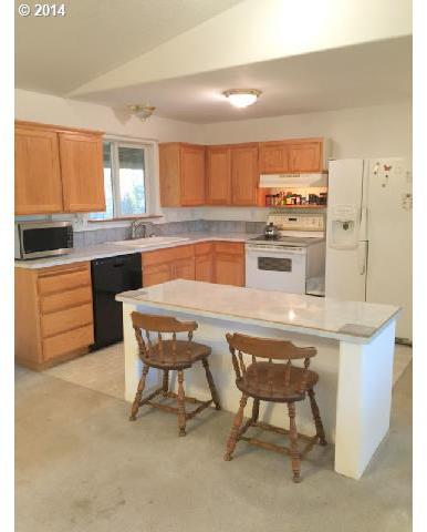 2315 Northeast Yellowpine Road Prineville, OR 97754 - Photo 3 of 7 Gallery Image 3
