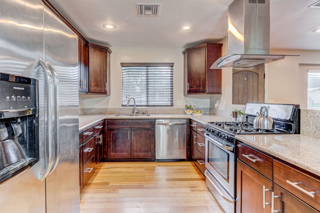 767 Parkbrook Street Spring Valley, CA 91977 - Photo 6 of 25 Gallery Image 6