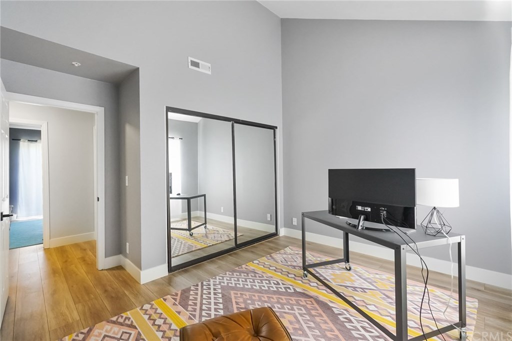 533 Walnut Avenue, Unit 9 Long Beach, CA 90802 - Photo 23 of 32