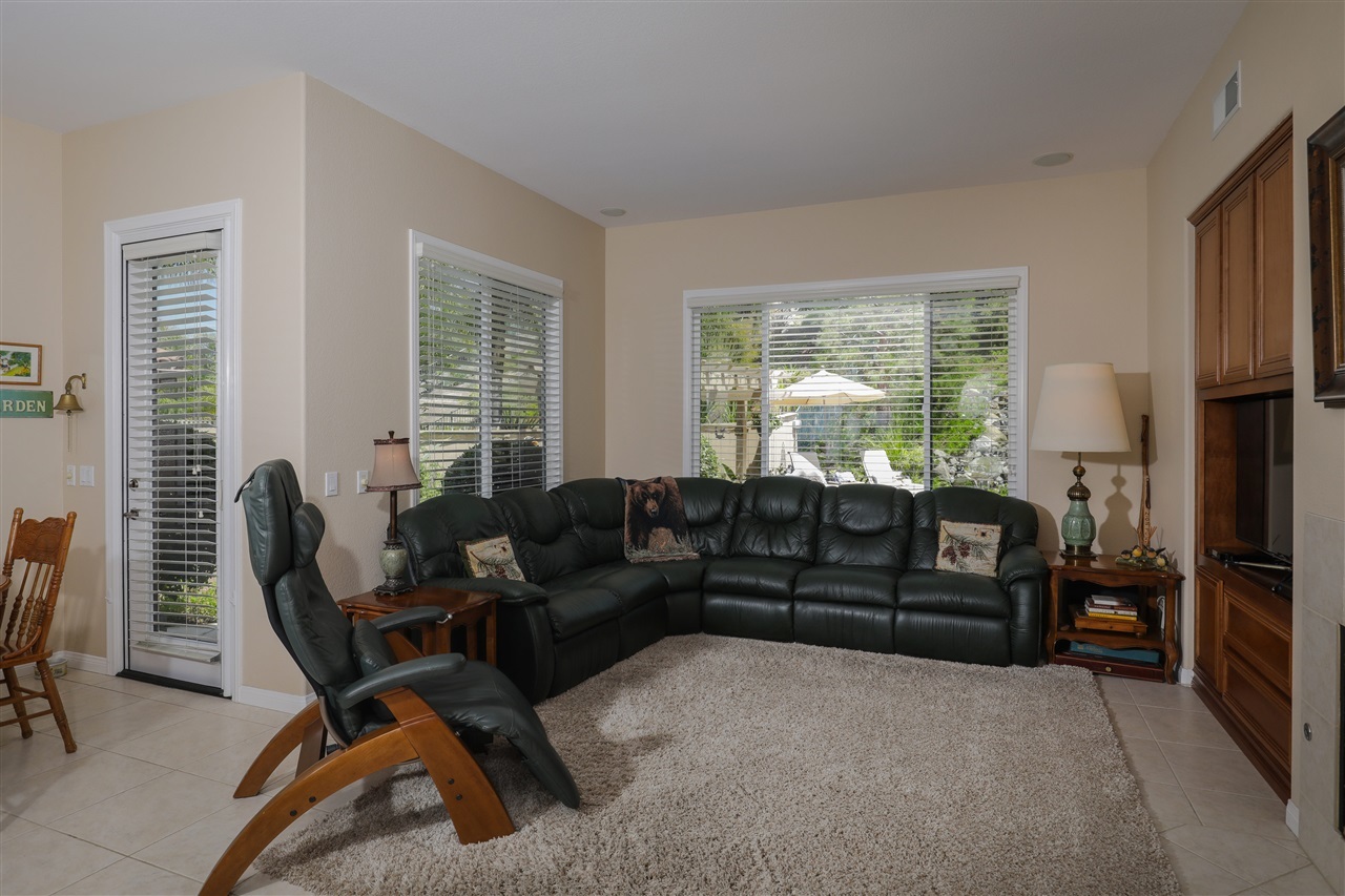 1255 Mariposa Road Carlsbad, CA 92011 - Photo 9 of 25