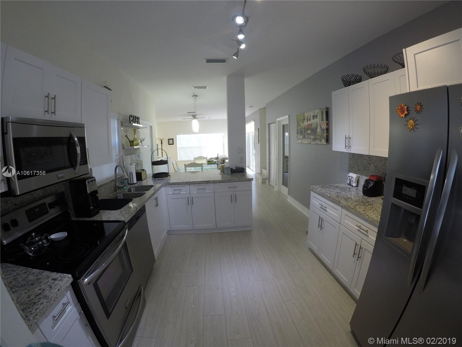 811 Southwest 178th Way Pembroke Pines, FL 33029 - Photo 21 of 51