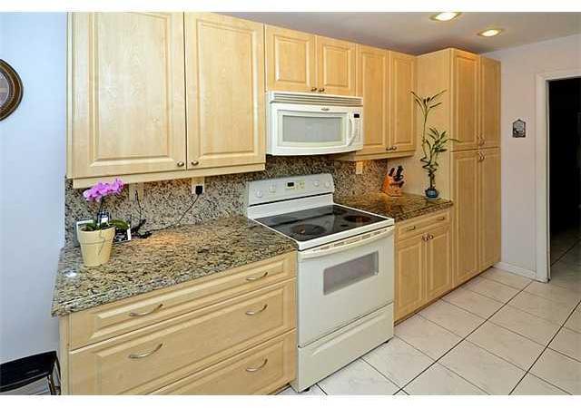 3341 Raleigh Street, Unit 2B Hollywood, FL 33021 - Photo 4 of 23 Gallery Image 4