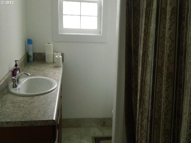 838 Southwest 14th Street Pendleton, OR 97801 - Photo 8 of 11