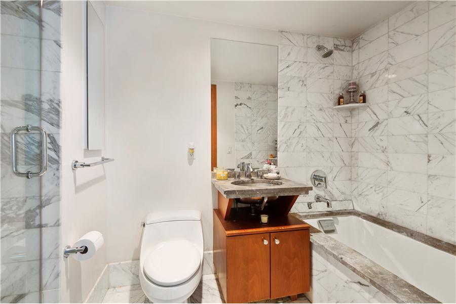 446 Kent Avenue, Unit 4C Brooklyn, NY 11249 - Photo 6 of 6