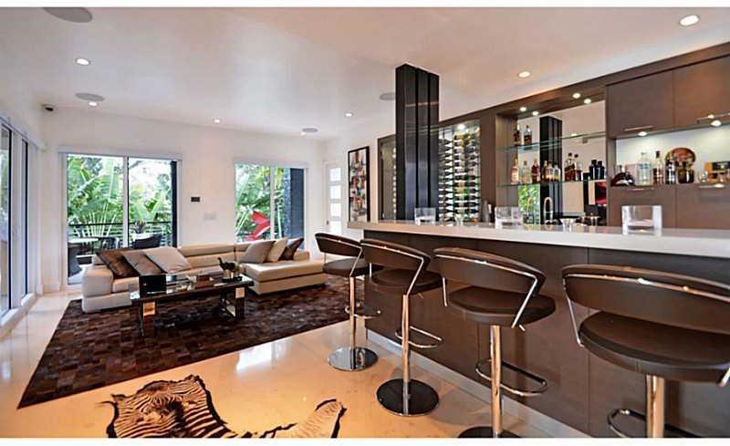 573 Warren Lane Key Biscayne, FL 33149 - Photo 13 of 32