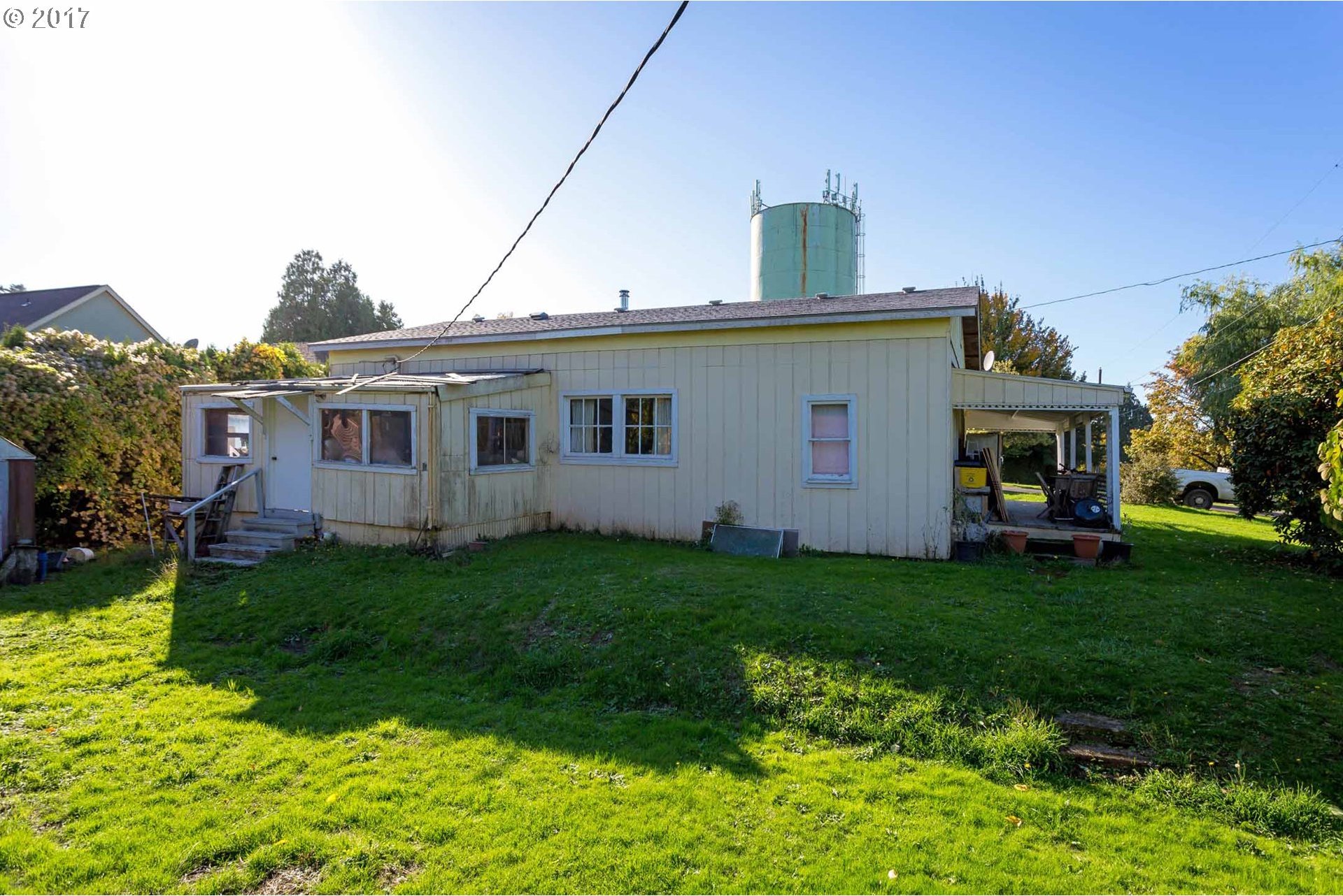 34 Southwest Alice Street Portland, OR 97219 - Photo 4 of 21