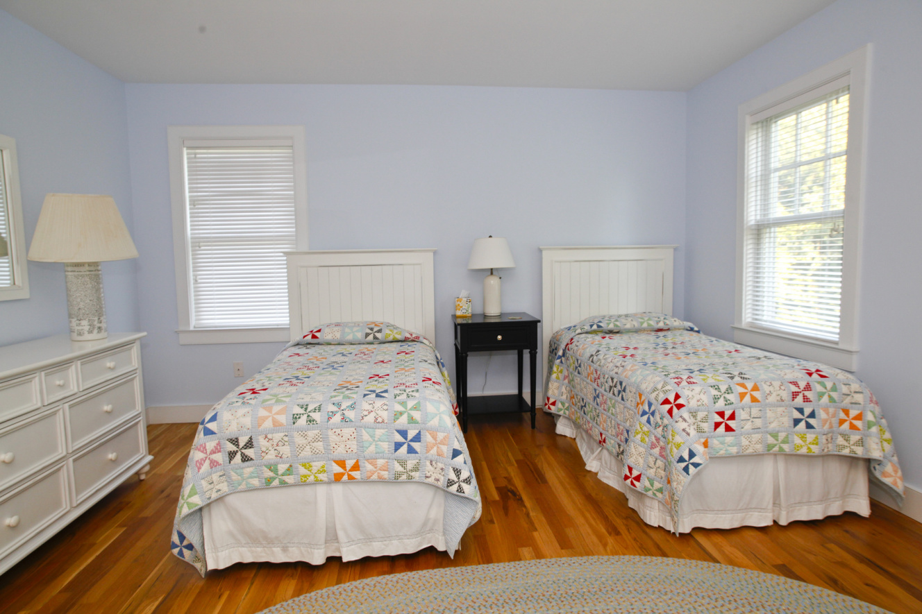 268 North Sea Road Southampton, NY 11968 - Photo 7 of 8