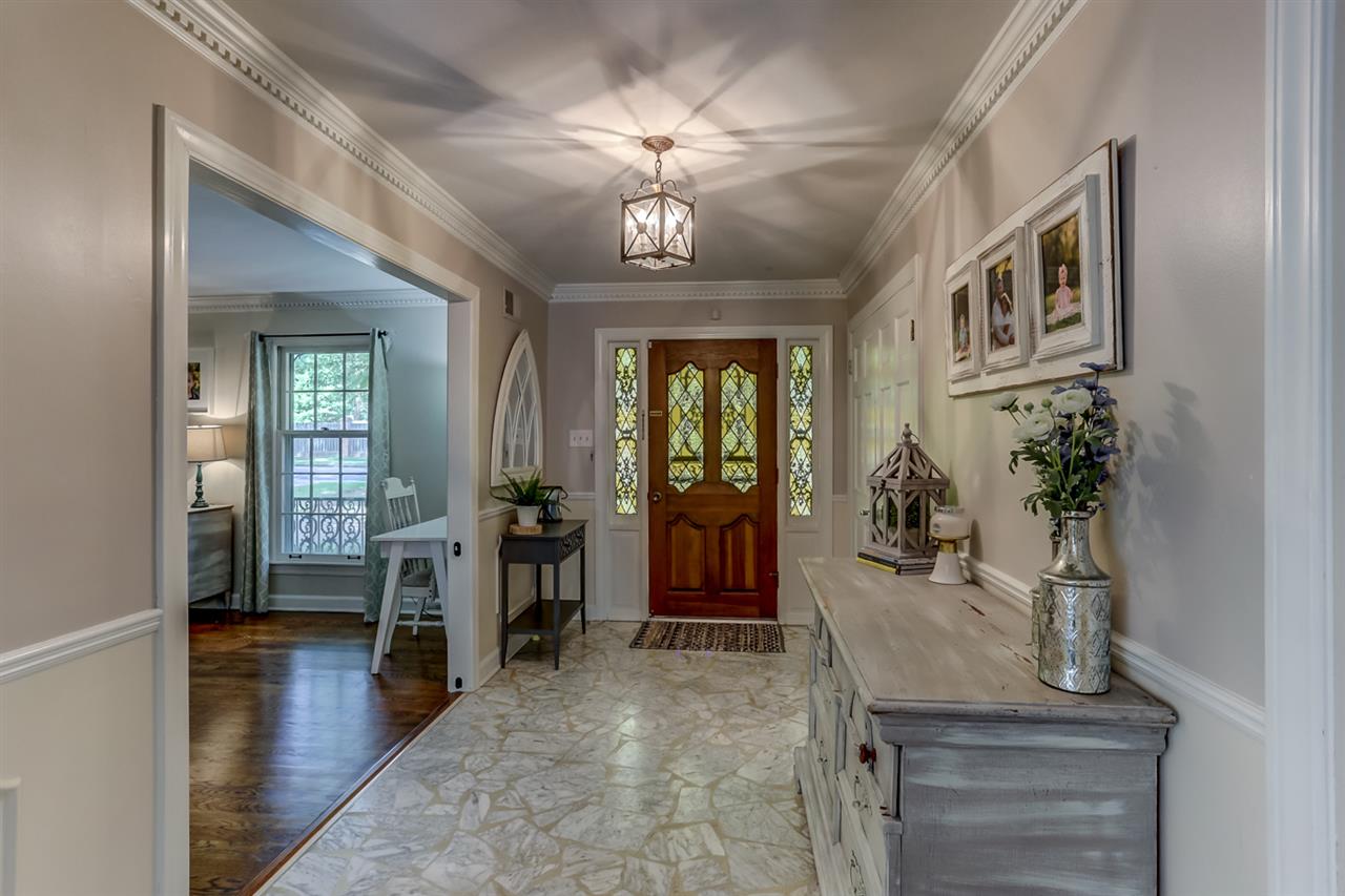 2060 Kirby Road Memphis, TN 38119 - Photo 3 of 25 Gallery Image 3