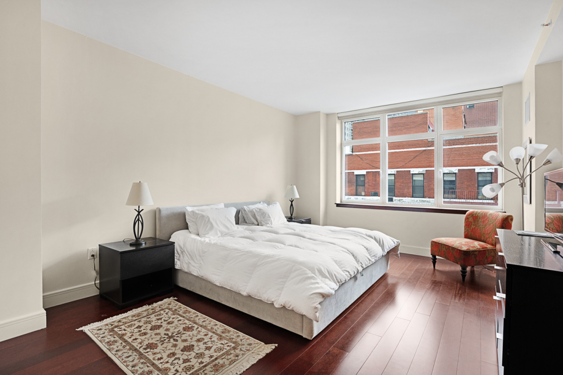 181 East 90th Street, Unit 6A Manhattan, NY 10128 - Photo 4 of 7