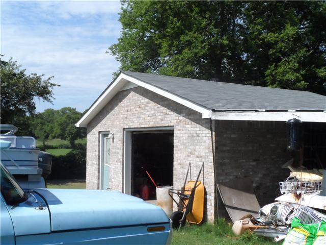 476 Deer Run Road Murfreesboro, TN 37128 - Photo 17 of 19 Second detached garage, lots of space with overhang large enough for a car or tractor.