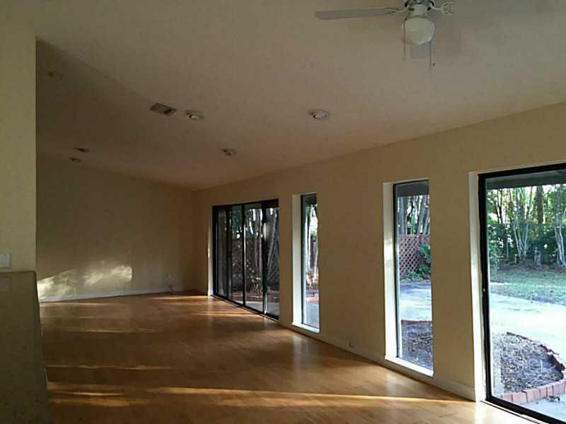 2879 Northwest 24th Court Boca Raton, FL 33431 - Photo 12 of 30 Gallery Image 12