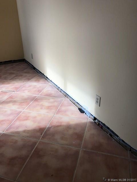 77 Ivy Road Hollywood, FL 33021 - Photo 4 of 30 Gallery Image 4