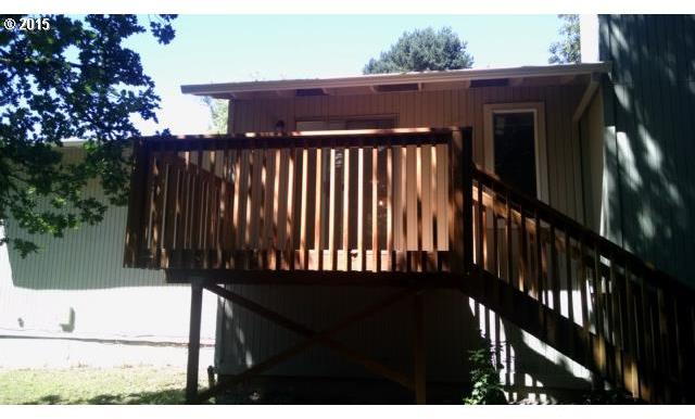 622 Southwest Alice Street Portland, OR 97219 - Photo 3 of 13