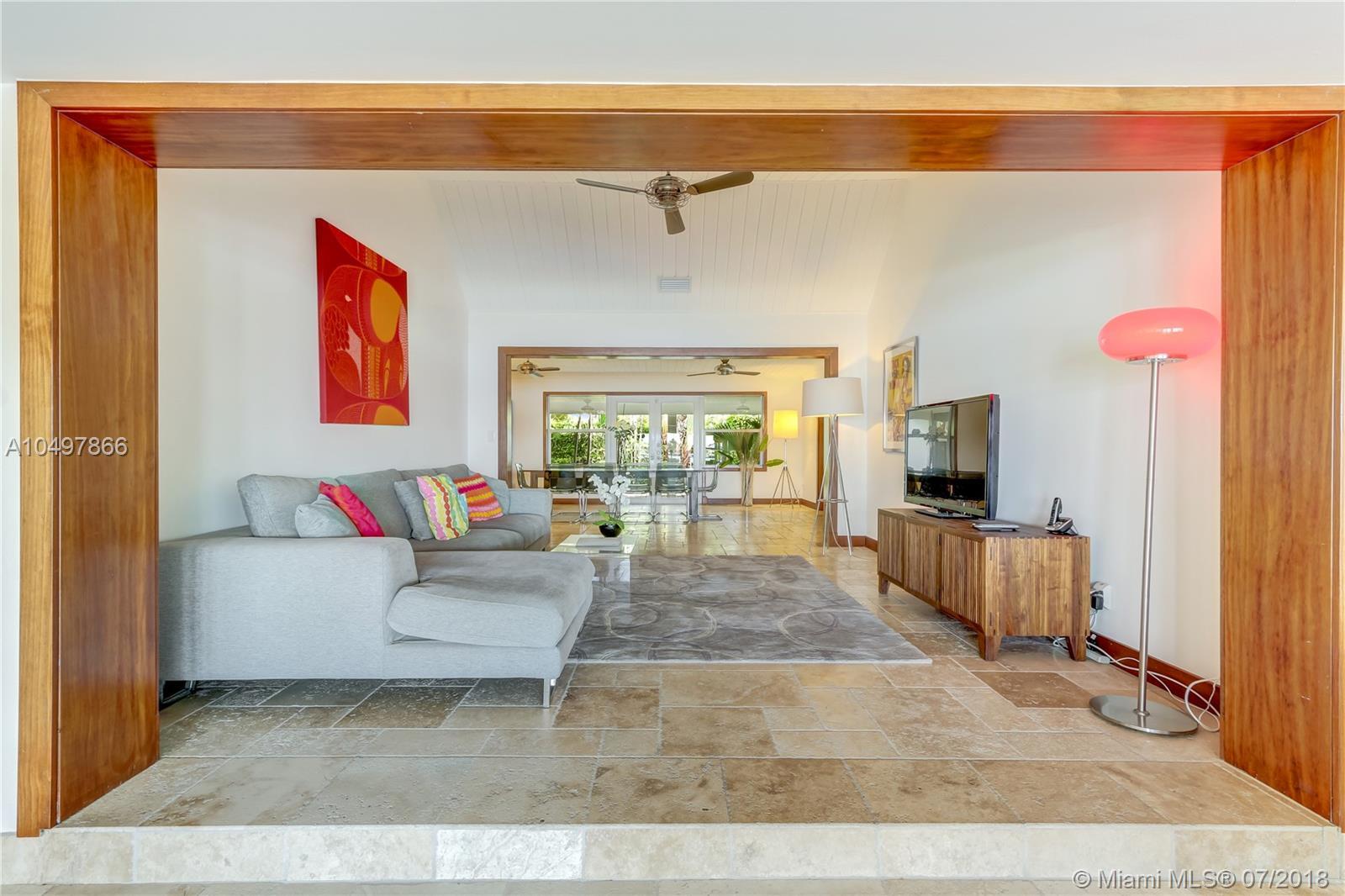 1525 Cleveland Road Miami Beach, FL 33141 - Photo 8 of 31