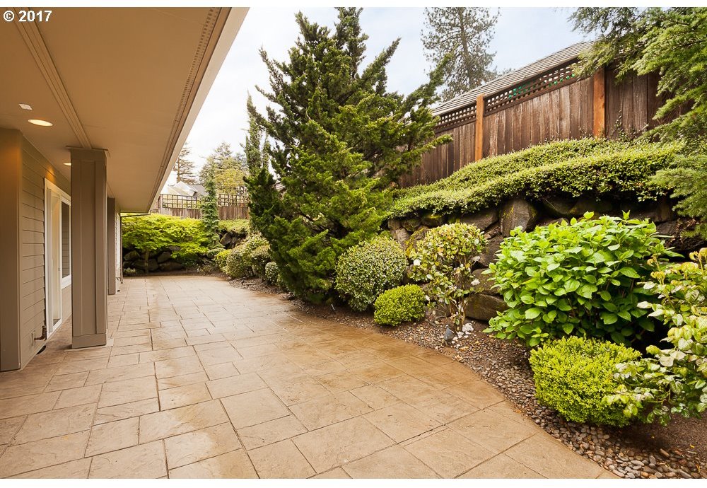 8612 Southwest Fair Ridge Way Portland, OR 97223 - Photo 31 of 32 Gallery Image 31