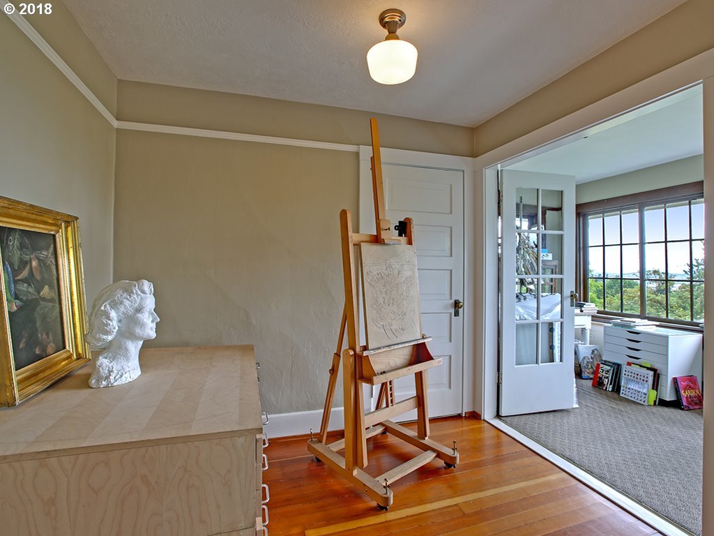 1616 Southwest Elizabeth Street Portland, OR 97201 - Photo 15 of 25 Gallery Image 15