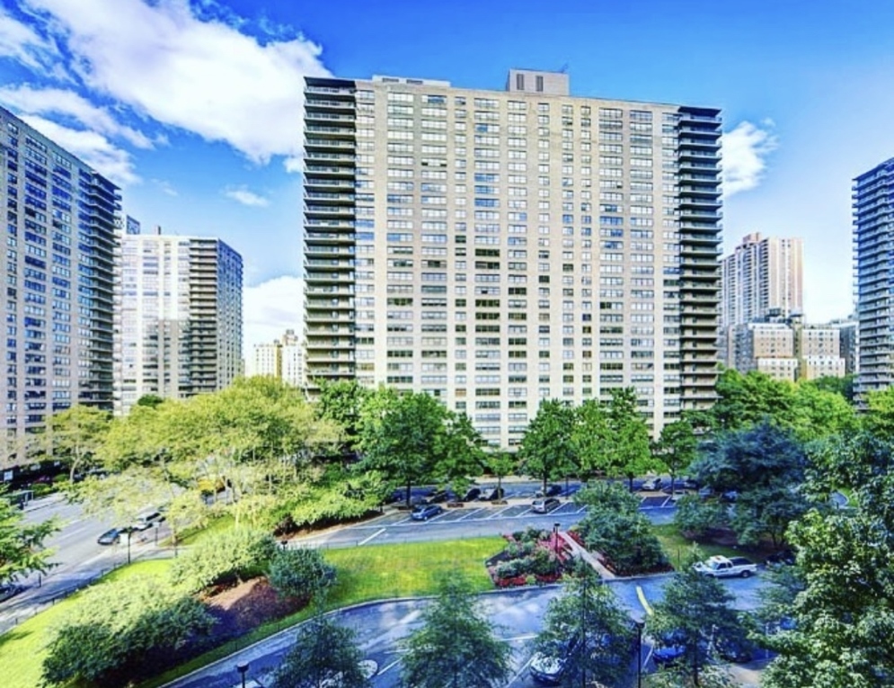 Lincoln Towers 150 West End Ave, Manhattan, NY 10023 - Photo 11 of 13