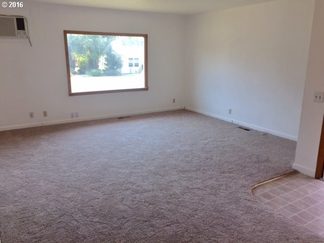 435 West College Street Athena, OR 97813 - Photo 9 of 19
