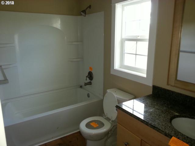 1100 John Long Road Oakland, OR 97462 - Photo 13 of 16 Gallery Image 13