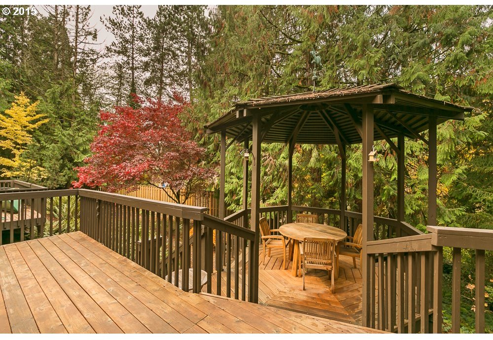 6433 Southwest Laber Road Portland, OR 97221 - Photo 15 of 27