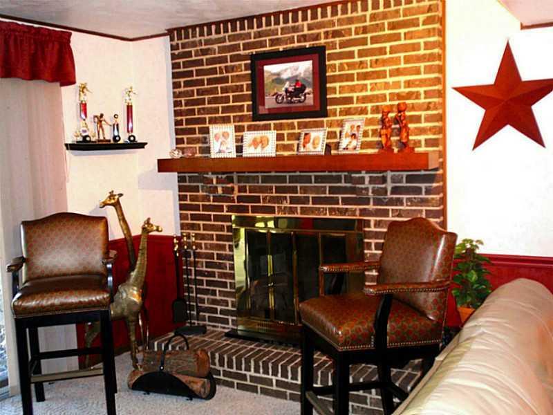 272 Community Park Road Vandergrift, PA 15690 - Photo 6 of 16 Gallery Image 6