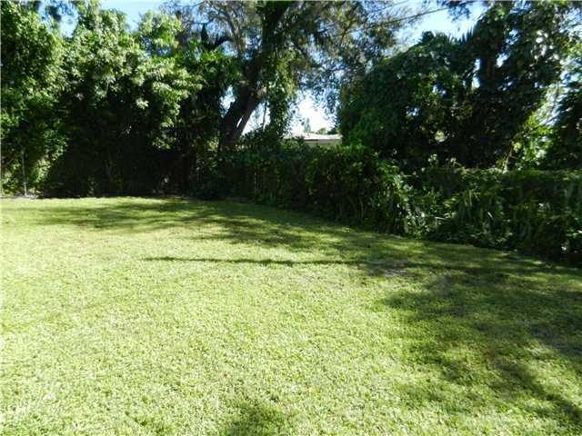 322 Northeast 110th Terrace Miami, FL 33161 - Photo 2 of 8