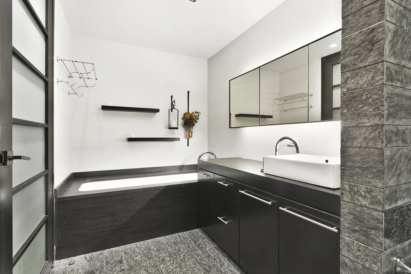 20 Pine Street, Unit 2208 Manhattan, NY 10005 - Photo 3 of 6