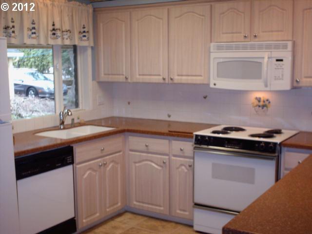 7675 Southwest Taylors Ferry Road Portland, OR 97223 - Photo 9 of 13 Gallery Image 9