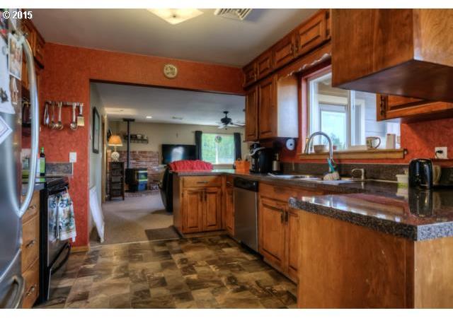 7577 Lardon Road Northeast Salem, OR 97305 - Photo 6 of 16 Gallery Image 6