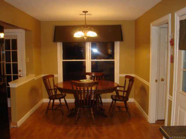 8684 Bazemore Road Cordova, TN 38018 - Photo 4 of 9 Separate eating area