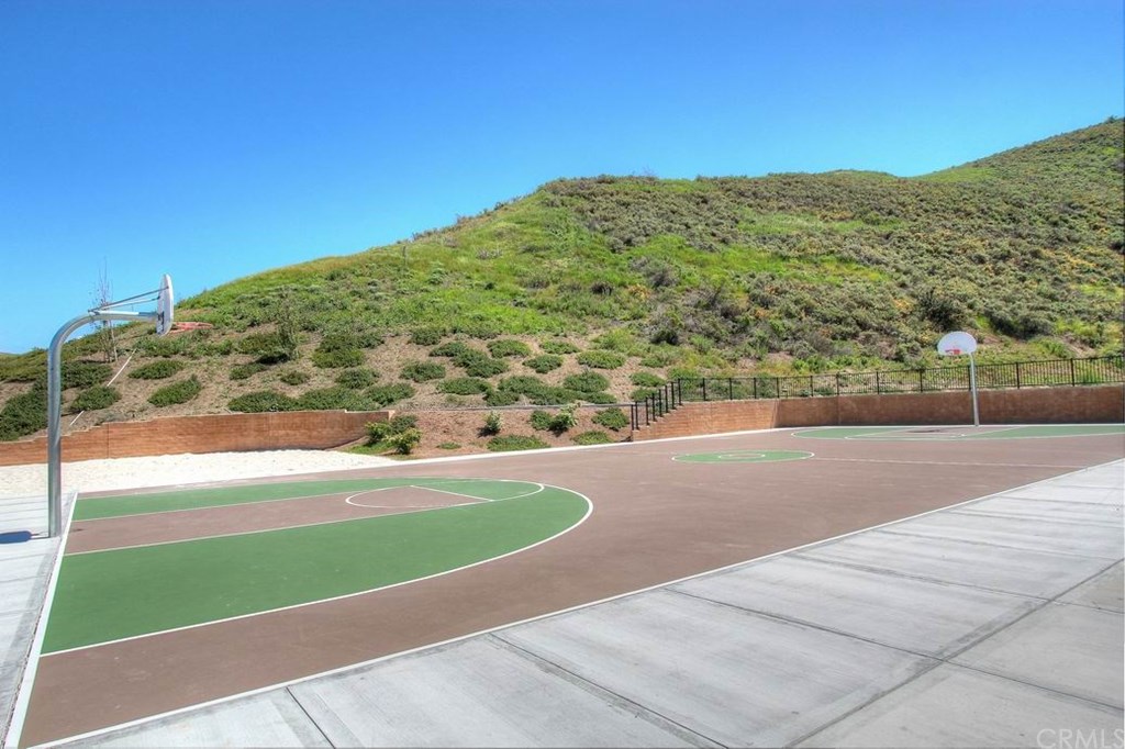 28301 Via Del Mar San Juan Capistrano, CA 92675 - Photo 27 of 39 Basketball court in community.
