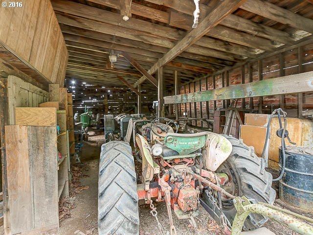 21234 Northwest Phillips Road Hillsboro, OR 97124 - Photo 11 of 32 Gallery Image 11