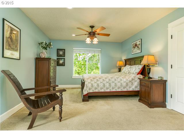 6917 Southwest 26th Avenue Portland, OR 97219 - Photo 13 of 16