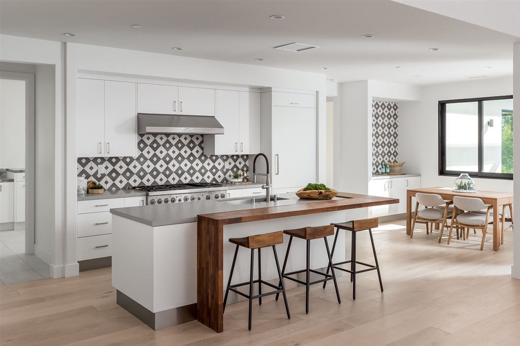 1114 Crest Drive Encinitas, CA 92024 - Photo 8 of 18