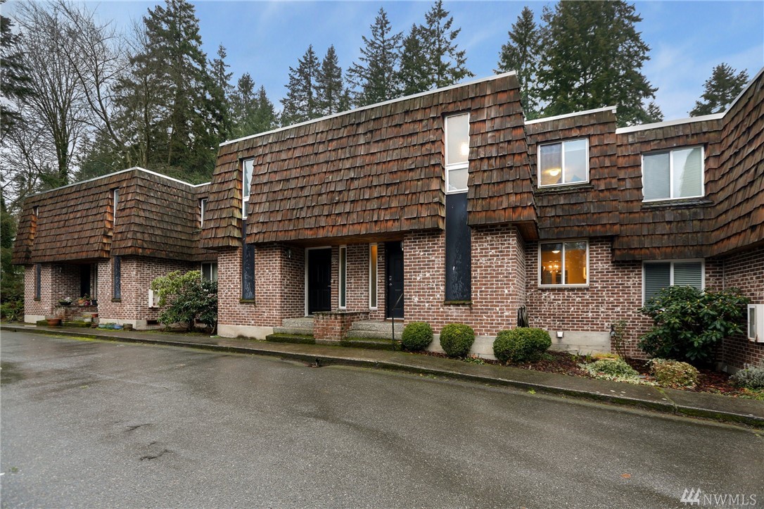 9025 236th Street Southwest, Unit 4 Edmonds, WA 98026 - Photo 1 of 22 Gallery Image 1