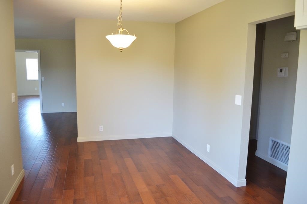 8732 Rhodes Court Santee, CA 92071 - Photo 5 of 13 Gallery Image 5
