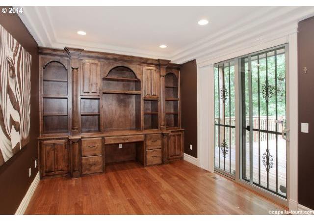 14735 Southeast Duke Street Portland, OR 97236 - Photo 4 of 16