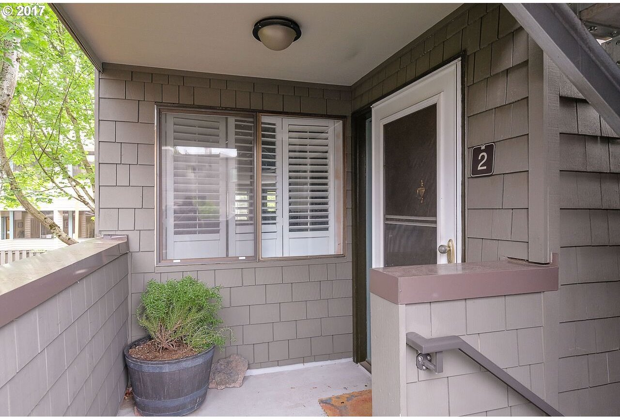 5606 South Riverside Lane, Unit 2 Portland, OR 97239 - Photo 13 of 26 Gallery Image 13