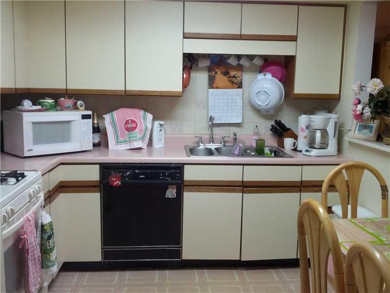 1817 Greentree Road Pittsburgh, PA 15220 - Photo 8 of 25 Gallery Image 8