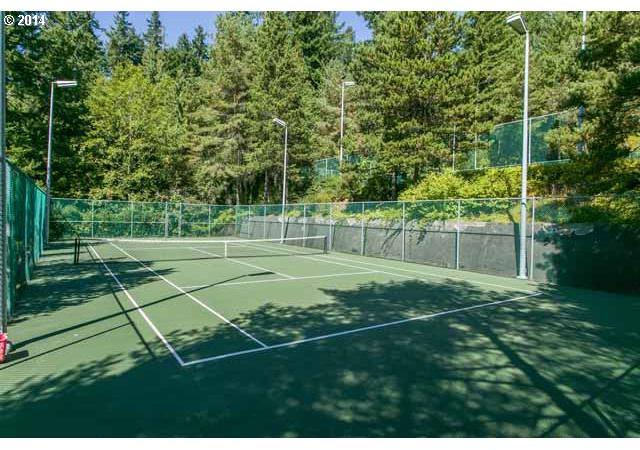 7536 Southwest Barnes Road, Unit B Portland, OR 97225 - Photo 13 of 16 Gallery Image 13