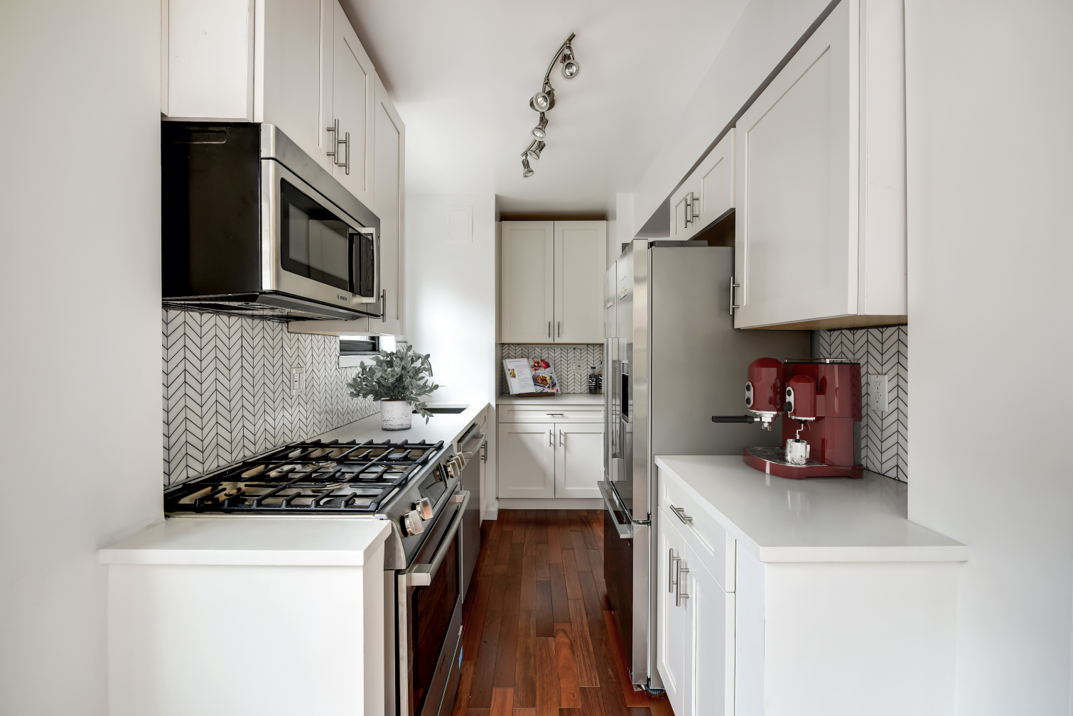 305 E 72nd St, Unit PHB Manhattan, NY 10021 - Photo 7 of 16