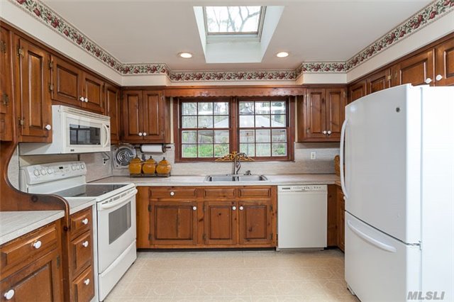 19 Wilderness Road Nissequogue, NY 11780 - Photo 9 of 20