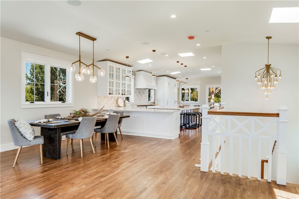 424 1st Street Manhattan Beach, CA 90266 - Photo 10 of 38