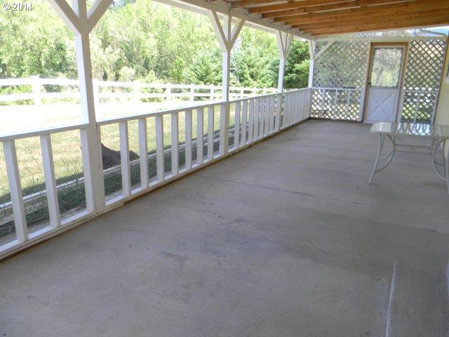 302 Joelson Road Umpqua, OR 97486 - Photo 9 of 16 Gallery Image 9