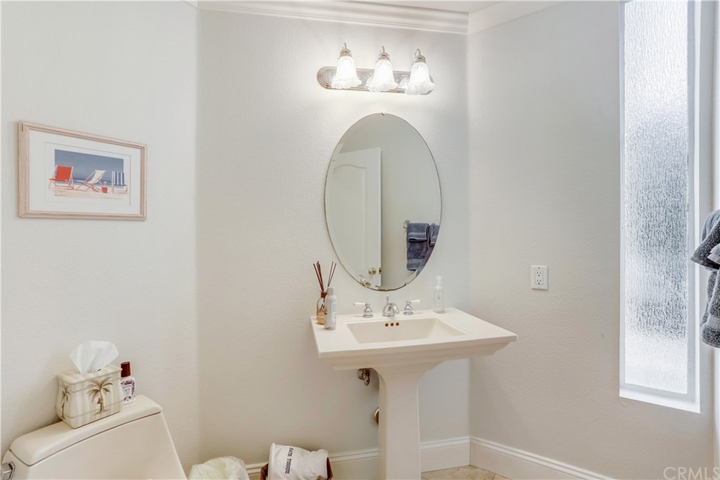 6 Via Colorso San Clemente, CA 92672 - Photo 10 of 32 Bright powder bath on main level for guests!