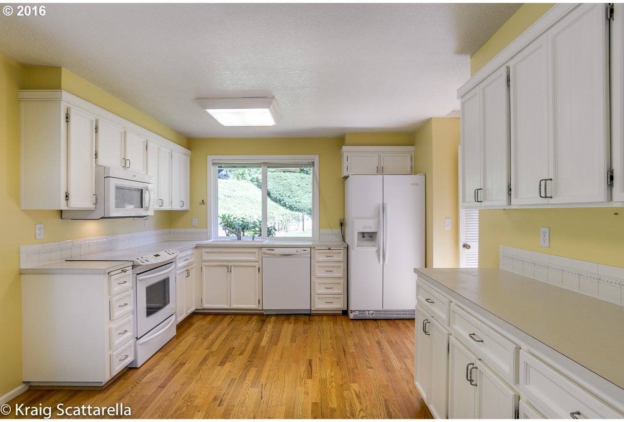 4123 Southwest Jerald Way Portland, OR 97221 - Photo 18 of 25
