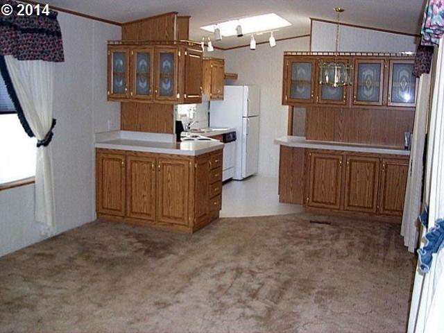 222 Ollis Road, Unit 65 Cave Junction, OR 97523 - Photo 4 of 9 Gallery Image 4